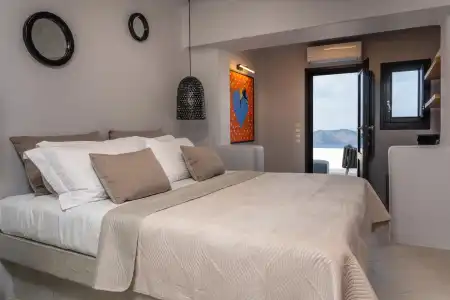 Sun Rocks Boutique | Caldera View Suites & Sunset Dining Experience - 39