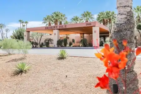Desert Isle Resort - 9