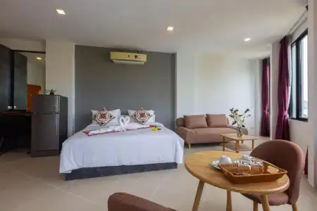 Rossarin Sea View Patong - 64