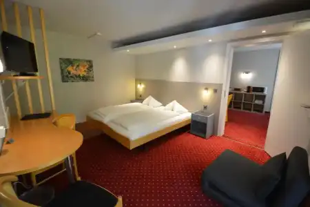HOP Apartments & Suites - 30