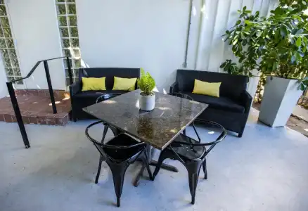Lincoln Arms Suites - 18