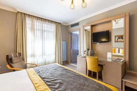 Seraglio & Suites - 88