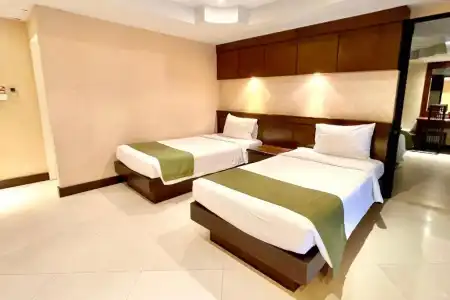 Rayaburi Patong - 37