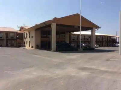 Days Inn by Wyndham Abilene - 4