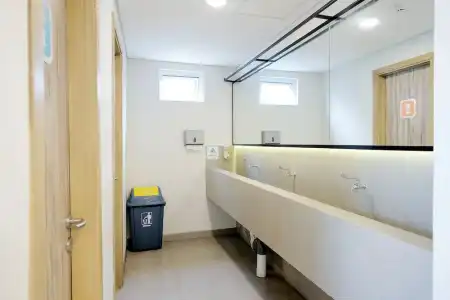 RedDoorz Premium near CBD Puri Indah - 74