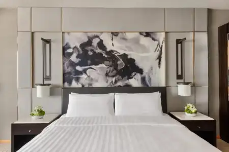 Shangri-La Apartments - 32