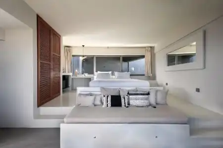 West East Suites - 41