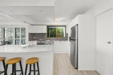 Gemini Court Holiday Apartments - 474