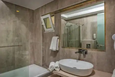 Alexandra Beach Resort & Spa - 93