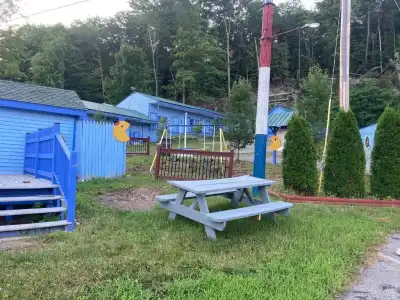 Hillside Motel - 6