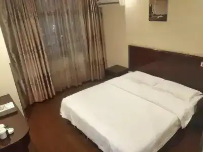 GreenTree Inn Suzhou Wujiang Zhenze Town Zhennan Road Express - 41