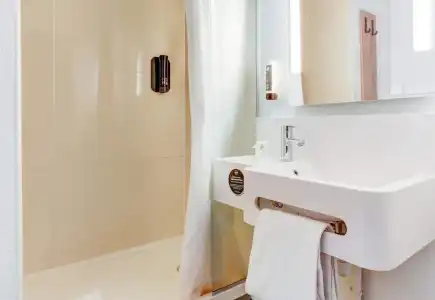 B&B Reims Bezannes - 52