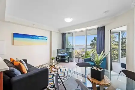 Crystal Bay on the Broadwater - 275