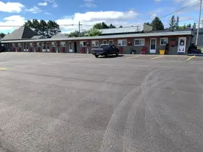 Trunk Road Motel - 0