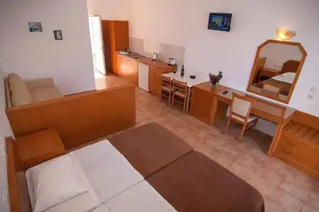 Lambis Studios & Apartments - 64