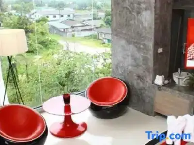 The b Ranong Trend - 52