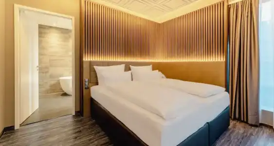 PLAZA Premium - 156