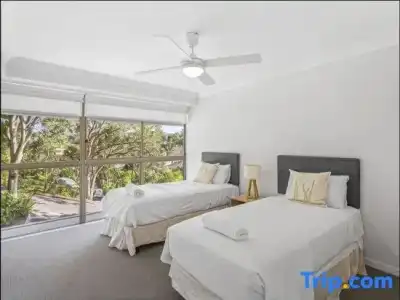 Gemini Court Holiday Apartments - 587