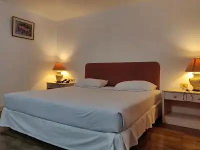Lee Place - 6