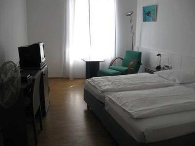 Breuer's Rüdesheimer Schloss - 4