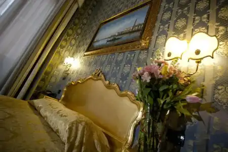 Noemi - 18
