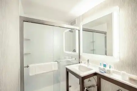 Holiday Inn Express San Diego Downtown by IHG - 7