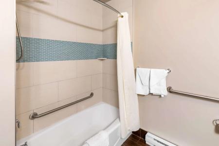 Best Western Plus Montreal - 8