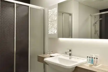 Ramada & Suites by Wyndham Izmir Kemalpasa - 10
