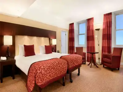 DoubleTree by Hilton Brighton Metropole - 1