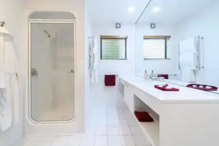 Aubyn Court Spa Motel - 112