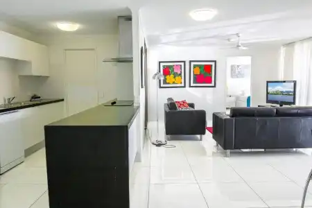 Cairns Aquarius - 75