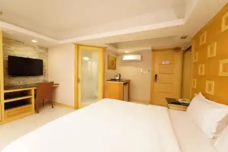 UPARs Sukhumvit 11 Nana - 25