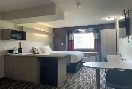 Microtel Inn & Suites by Wyndham Bossier City - 39