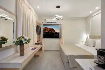 AVA & Suites - 160