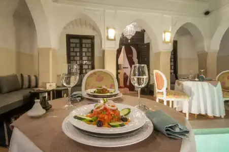Riad Aliya - 30