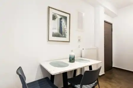 Nicholas Point Apartments and Rooms - 163