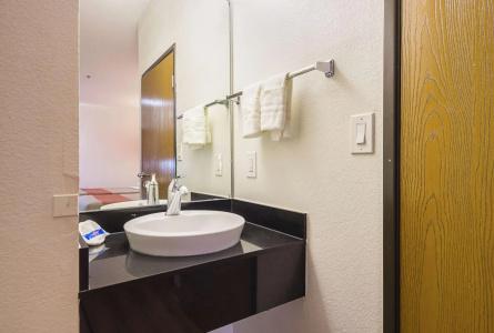 Motel 6 Dallas - Irving DFW Airport South - 7