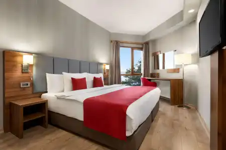 Ramada by Wyndham Van - 5