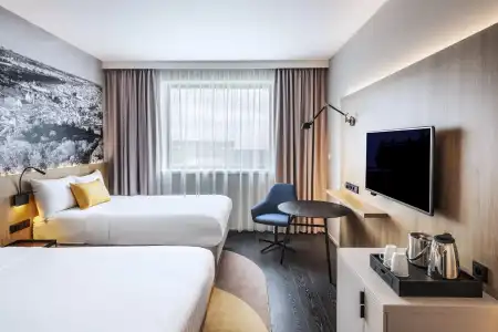 Courtyard by Marriott Prague Airport - 3