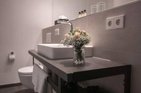 SUYTES Business Studios - 19