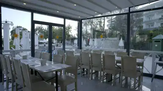 Club Aqua Plaza - 24