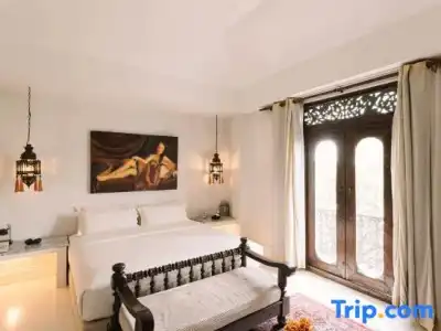 At Niman Conceptual Home - 28