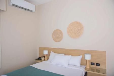 Redcon Suites - 225