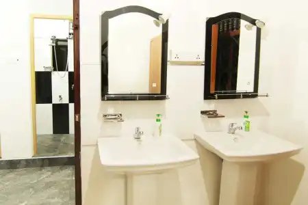 2in1 Kandy Hostel - 7