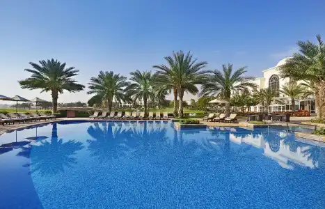 Address Montgomerie - 33