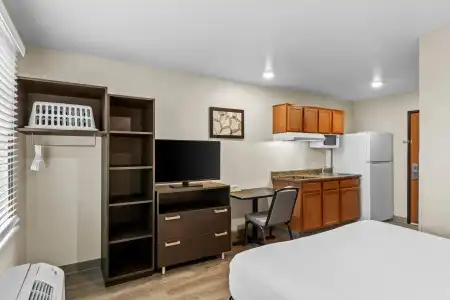 WoodSpring Suites San Antonio South - 35