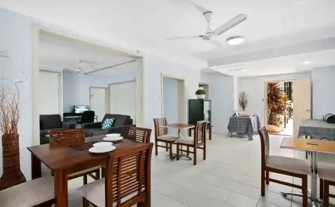 Cairns City Palms - 25