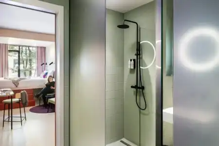 emma next - 16
