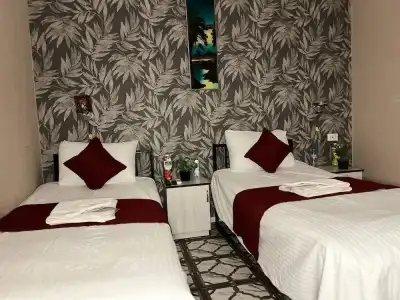 The Palms Hostel - 8