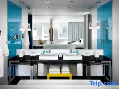 W Montreal - 101